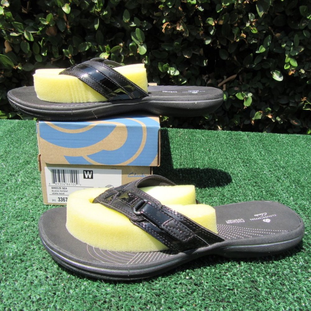 NIB Women's Size 9 Cloudsteppers By Clarks Breeze Sea Black Flip Flop Sandals